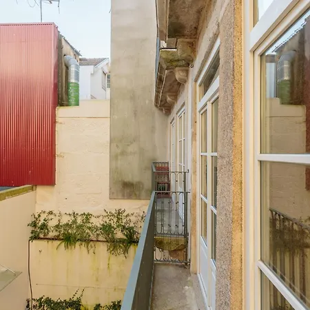 Appartement In With Balcony Oporto