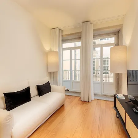 דירה In With Balcony