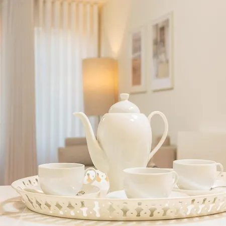 In With Balcony דירה