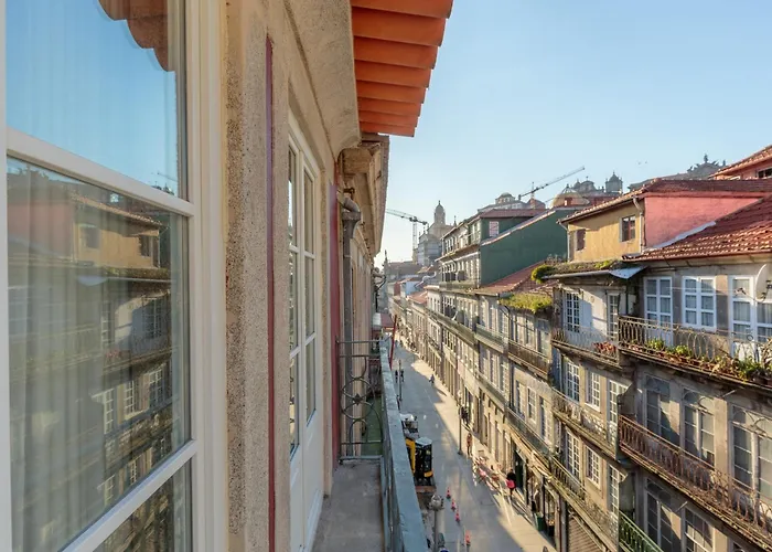 Apartment In With Balcony Porto
